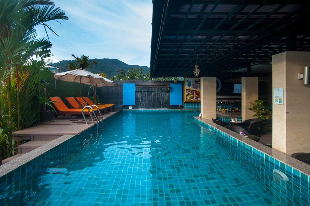 Blue Sky Patong Hotel Luaran gambar