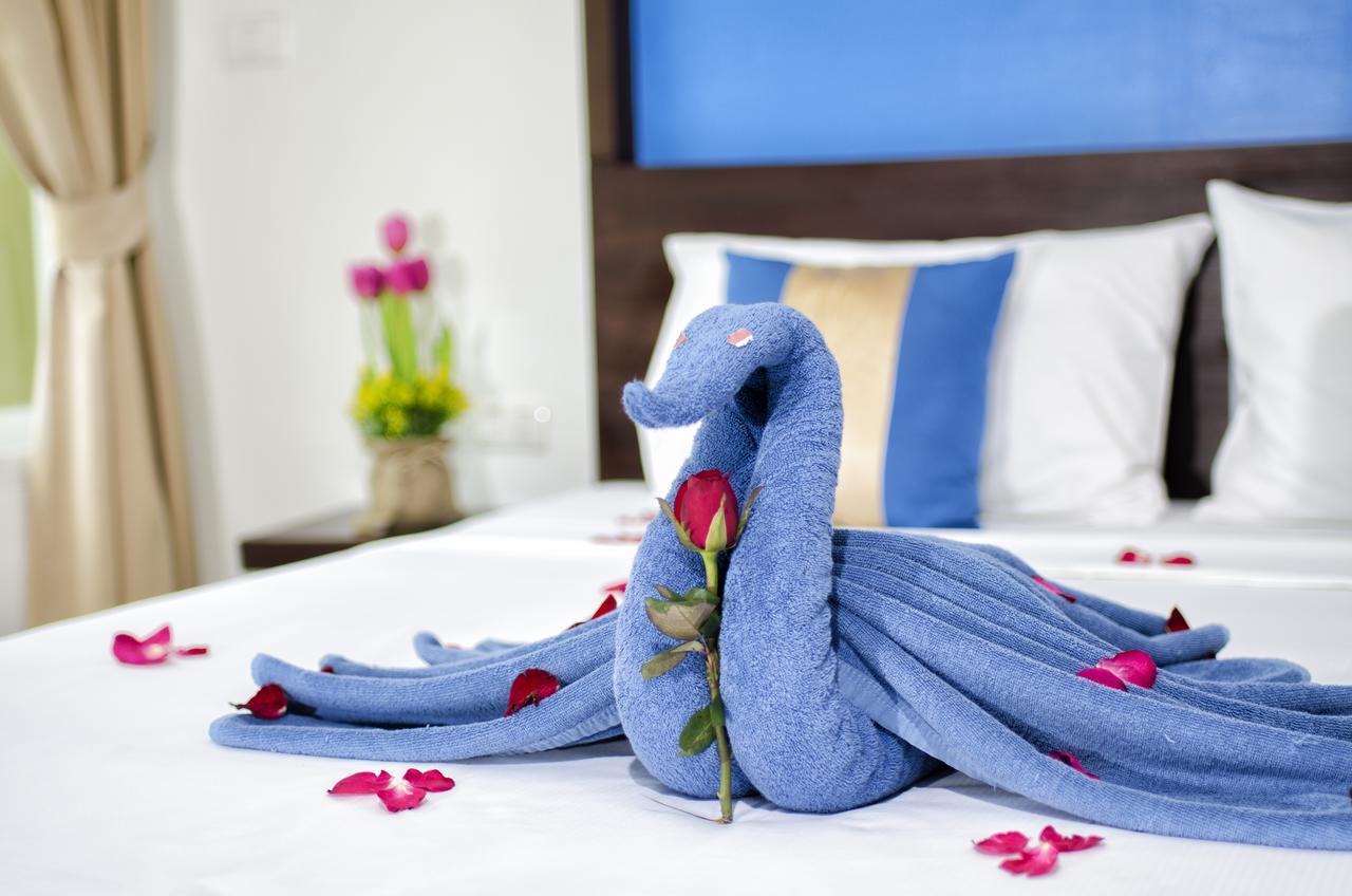 Blue Sky Patong Hotel Luaran gambar